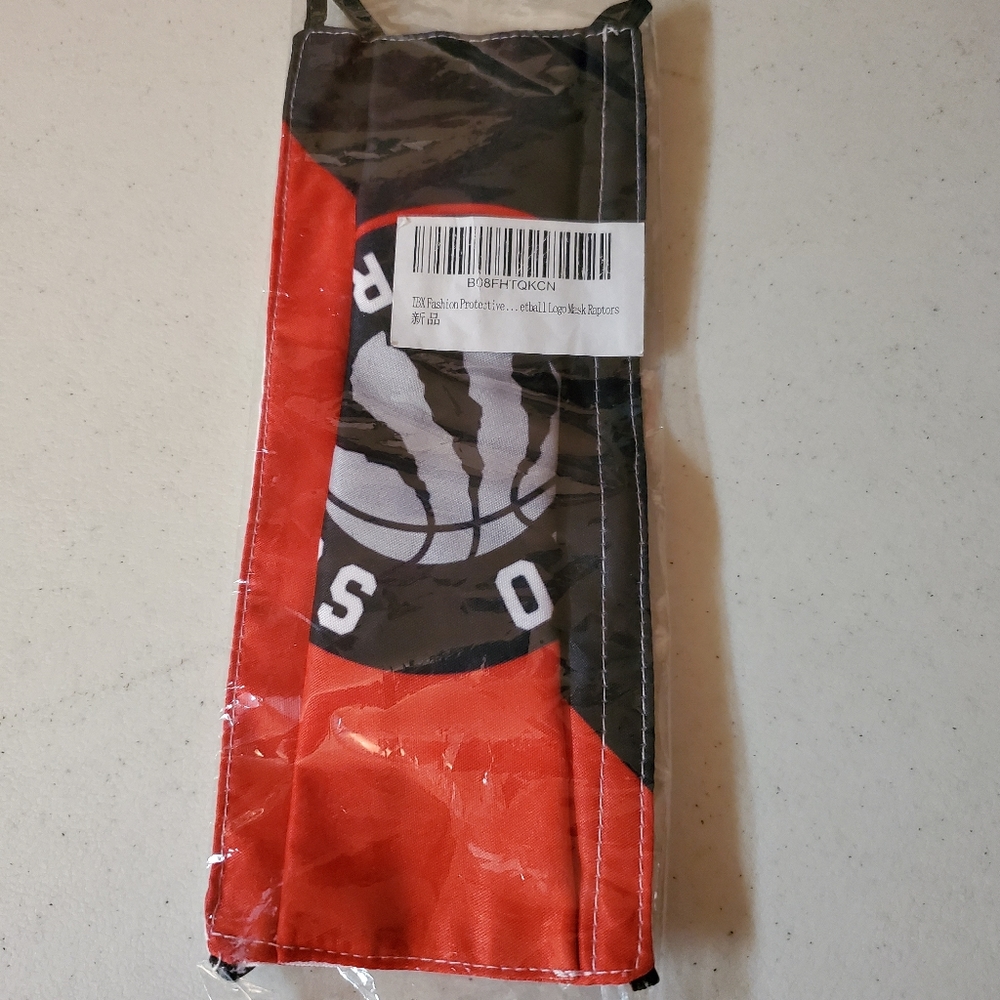 Toronto Raptors Face Mask with Filters - Picture 4 of 4